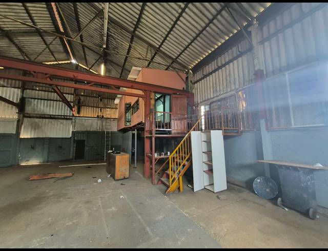 240M² WAREHOUSE TO LET IN LUIPAARDSVLEI